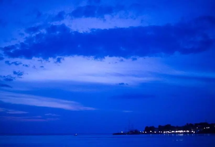 Olive Press Hotel & Apartments