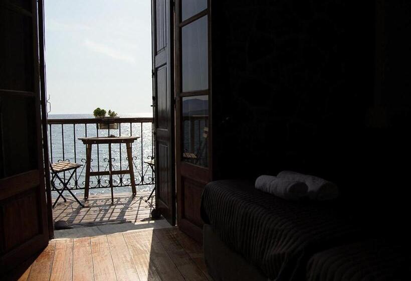 Olive Press Hotel & Apartments