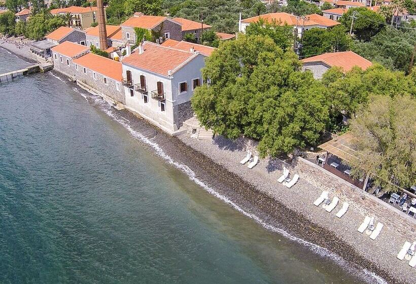 Olive Press Hotel & Apartments