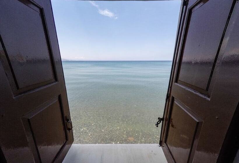 Olive Press Hotel & Apartments