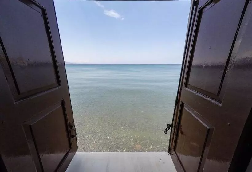 Olive Press Hotel & Apartments