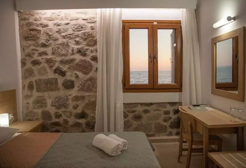 Olive Press Hotel & Apartments