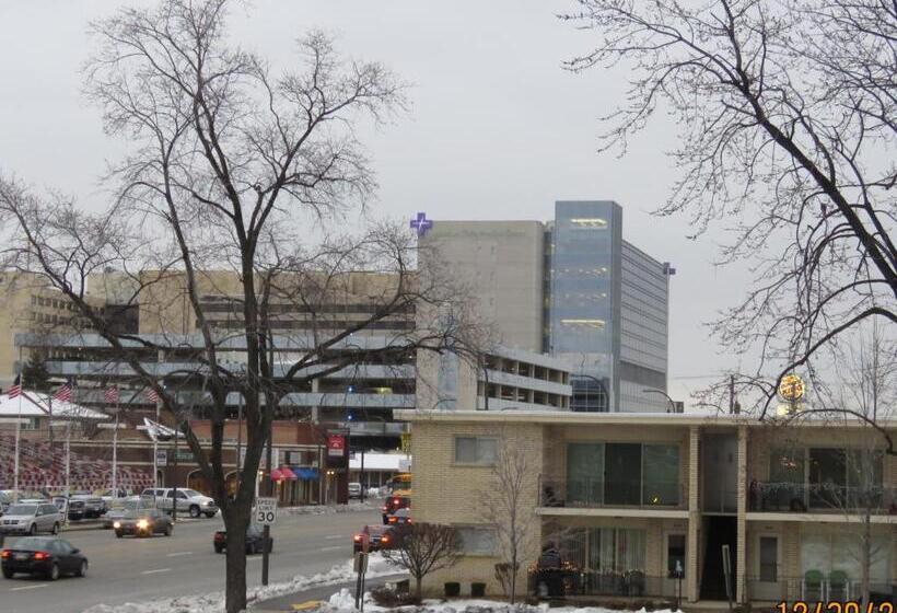 הוסטל Gateway Inn