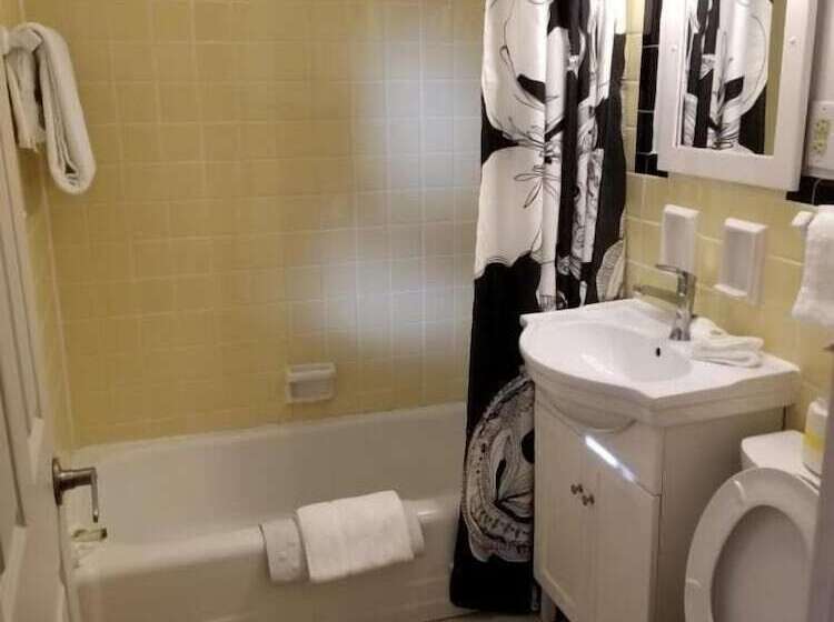 הוסטל Gateway Inn