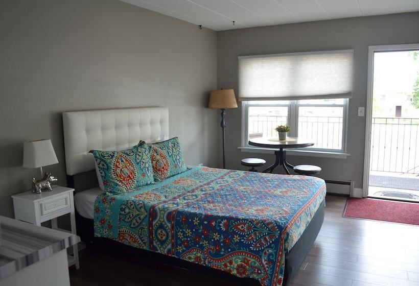 הוסטל Gateway Inn