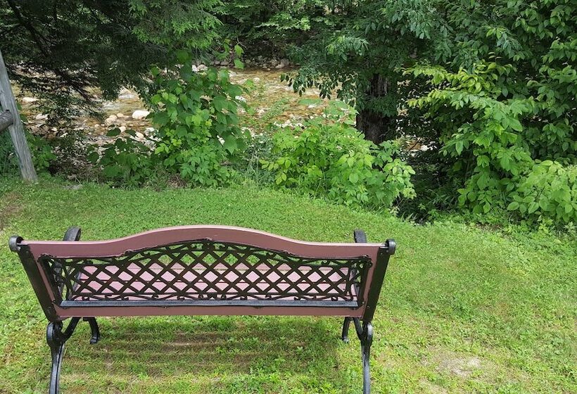 White Mountain Motel And Cottages