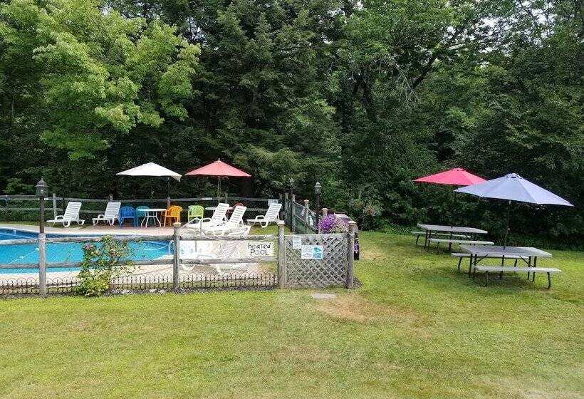 White Mountain Motel And Cottages