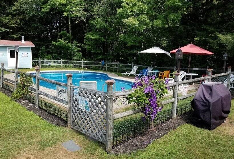 White Mountain Motel And Cottages