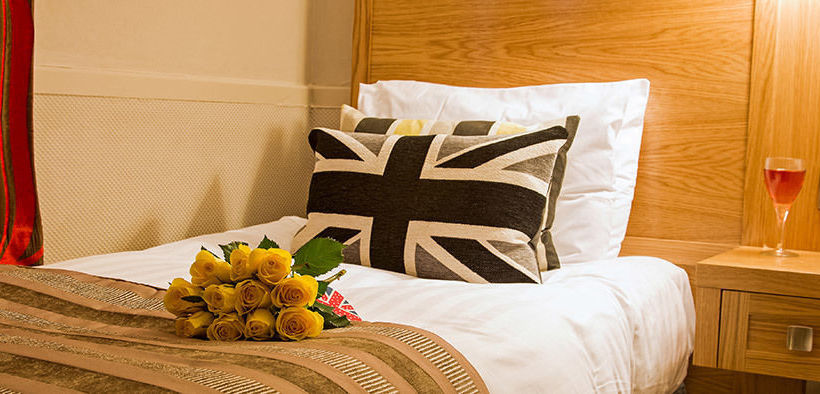 فندق Ambassador Roomzzz