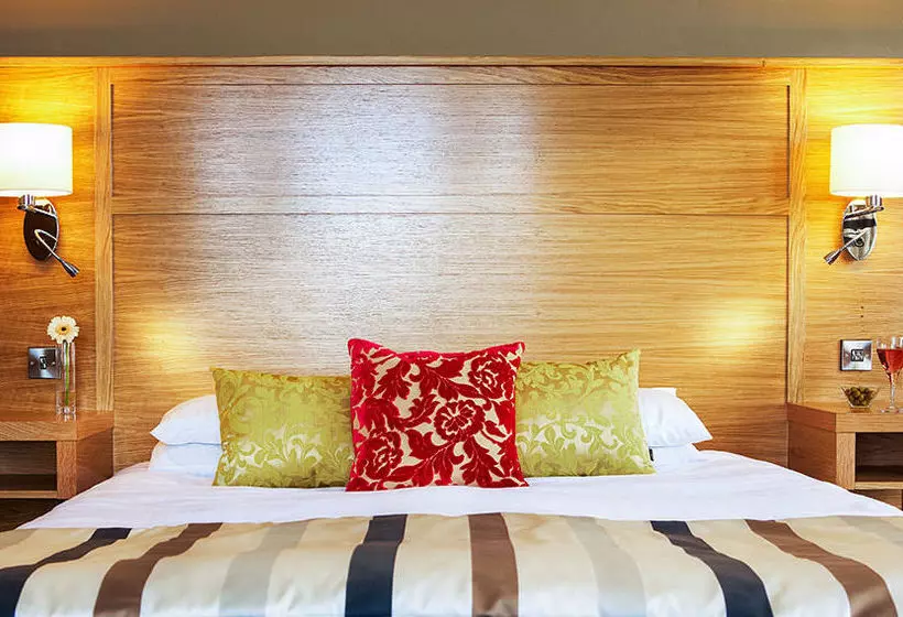 בית מלון כפרי Ambassador Roomzzz