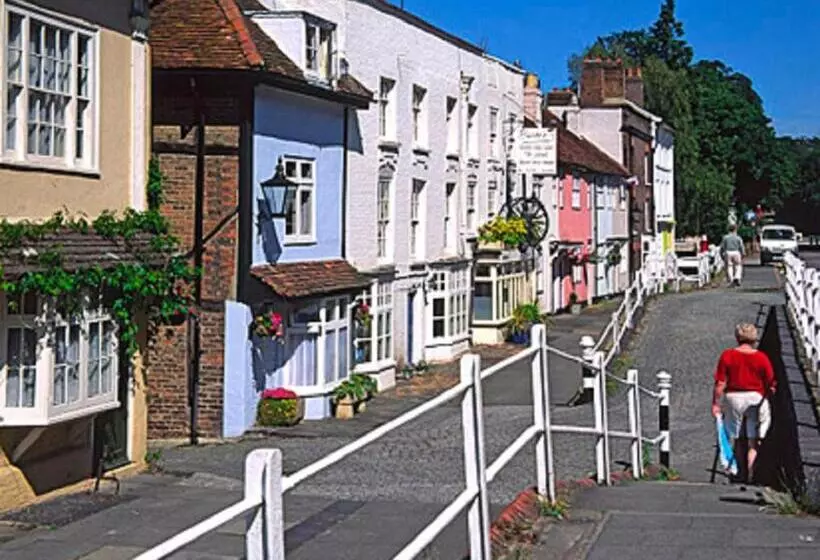 Bed and Breakfast Alexandra Guest House