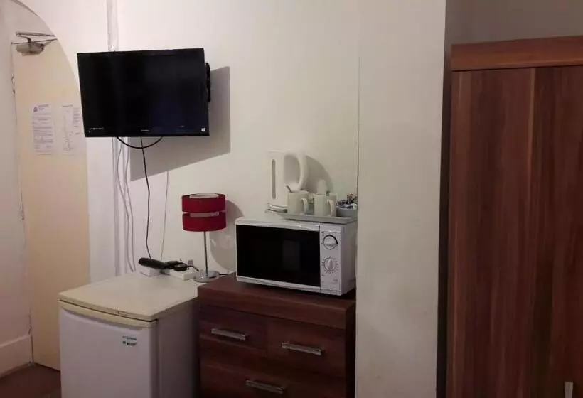 Bed and Breakfast Alexandra Guest House