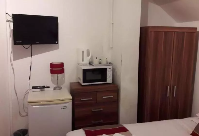 Bed and Breakfast Alexandra Guest House