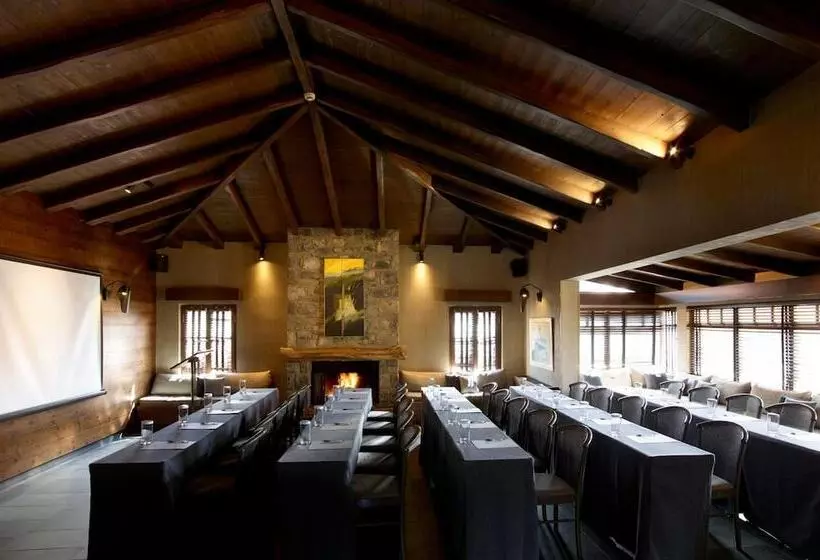 Отель Art Mainalon