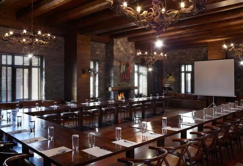 Отель Art Mainalon