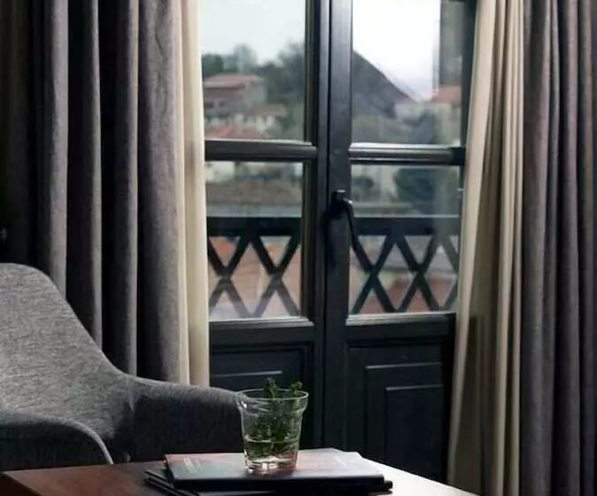 Отель Art Mainalon