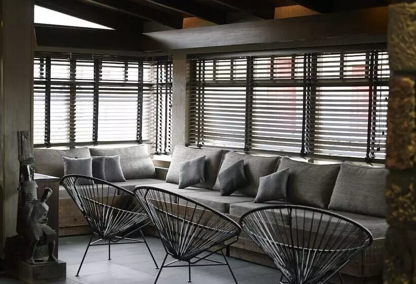 Отель Art Mainalon