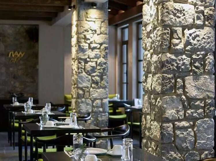 Отель Art Mainalon