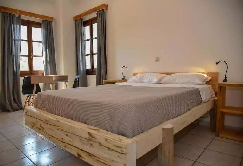 هتل Axilleion Guest House