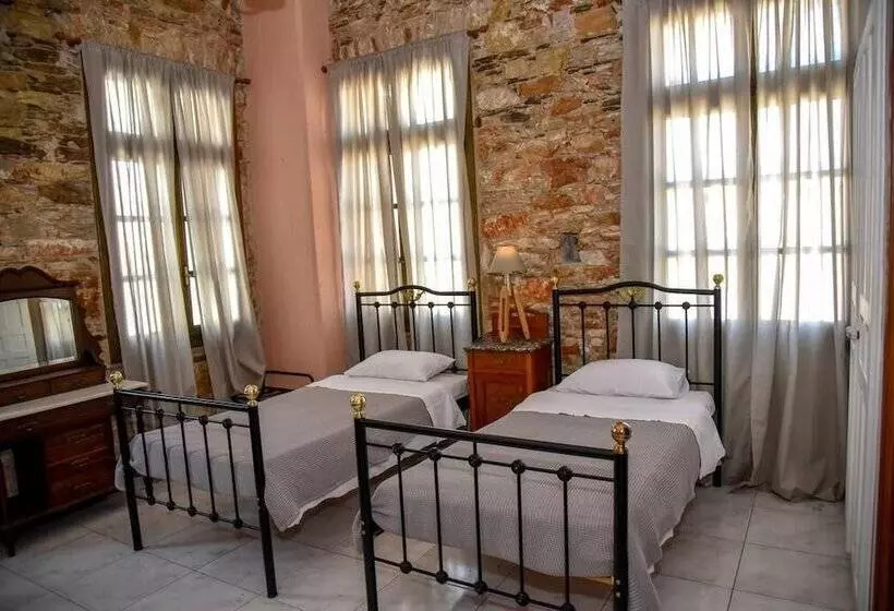 هتل Axilleion Guest House