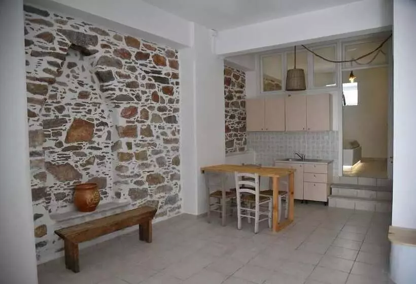 هتل Axilleion Guest House