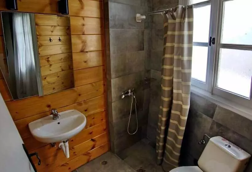 هتل Axilleion Guest House