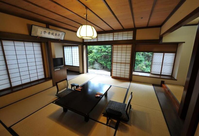 Otel Hagi No Yado Tomoe