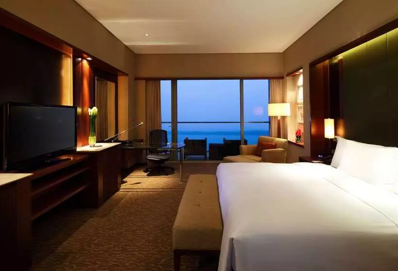 هتل Hilton Nanjing Riverside