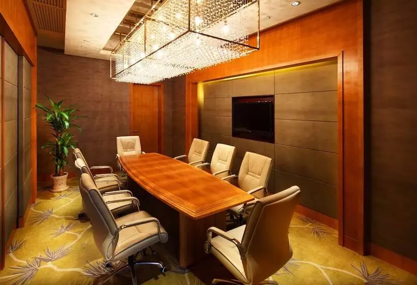 هتل Hilton Nanjing Riverside