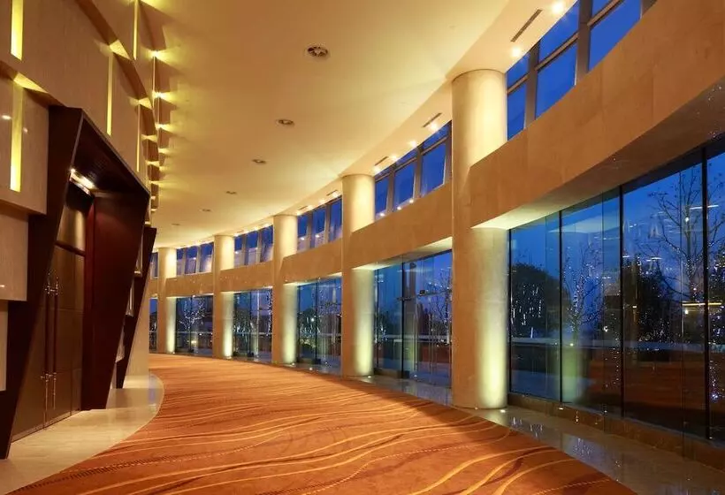 هتل Hilton Nanjing Riverside
