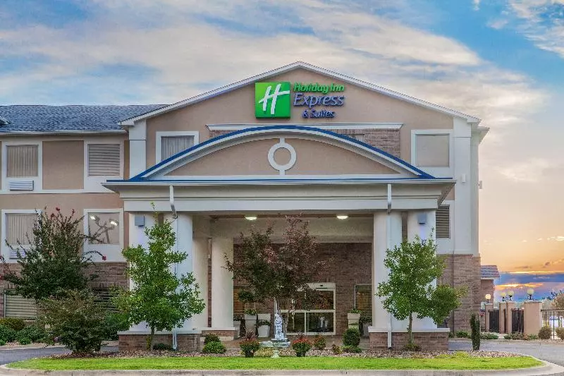 Holiday Inn Express Hotel & Suites Clarksville By Ihg
