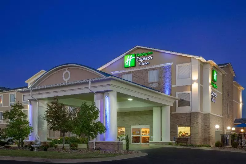 Holiday Inn Express Hotel & Suites Clarksville By Ihg