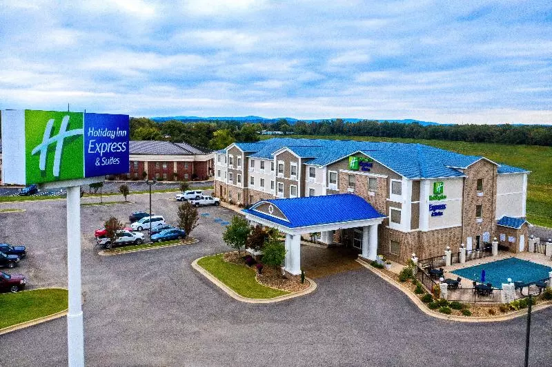 Holiday Inn Express Hotel & Suites Clarksville By Ihg