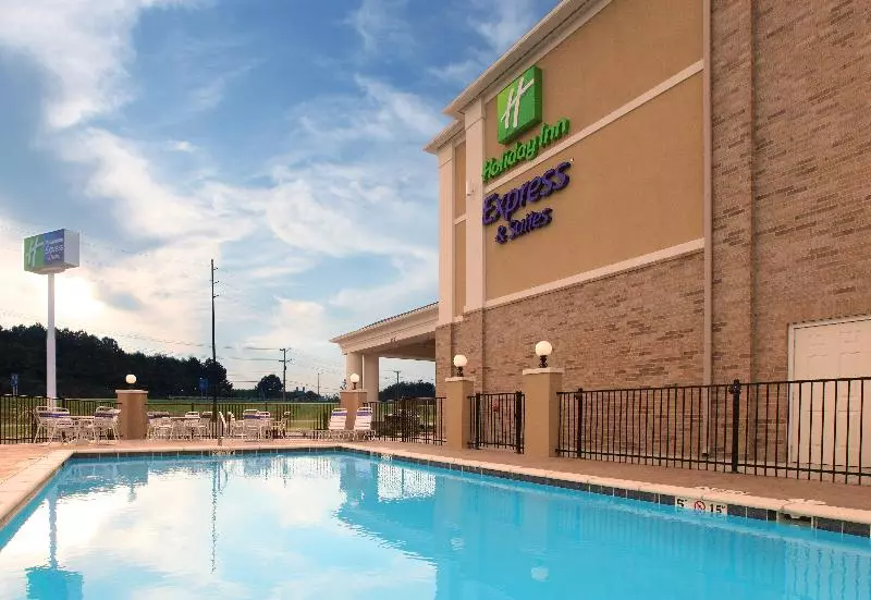 Holiday Inn Express Hotel & Suites Clarksville By Ihg