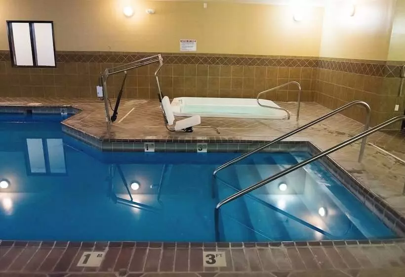 ホテル Holiday Inn Express Devils Lake, An Ihg