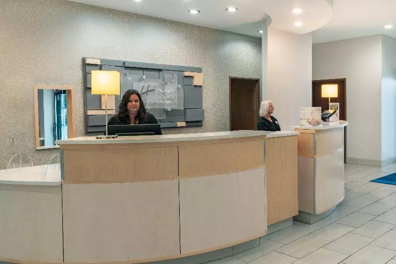 Отель Holiday Inn Express & Suites Trinidad, An Ihg