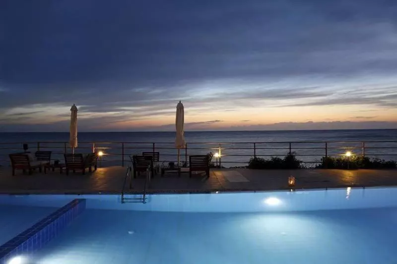 Отель Niki Beach