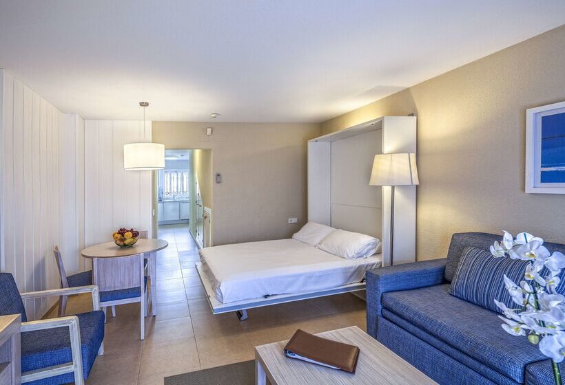 Los Amigos Beach Club