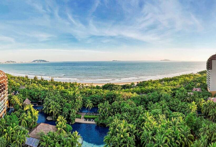 Pullman Oceanview Sanya Bay Resort & Spa