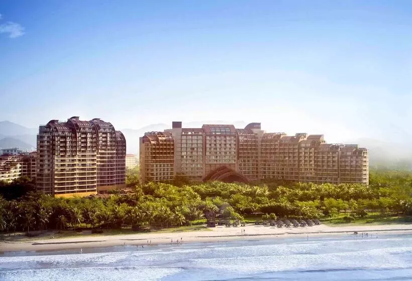 Pullman Oceanview Sanya Bay Resort & Spa