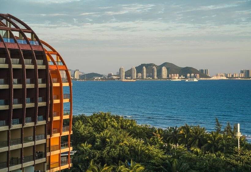 Pullman Oceanview Sanya Bay Resort & Spa