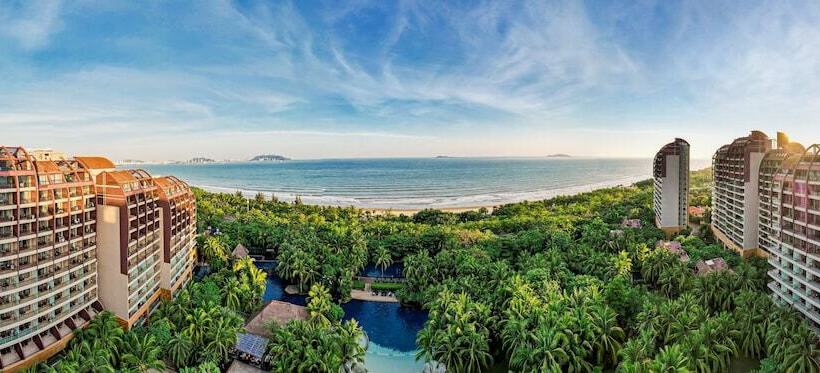 Pullman Oceanview Sanya Bay Resort & Spa