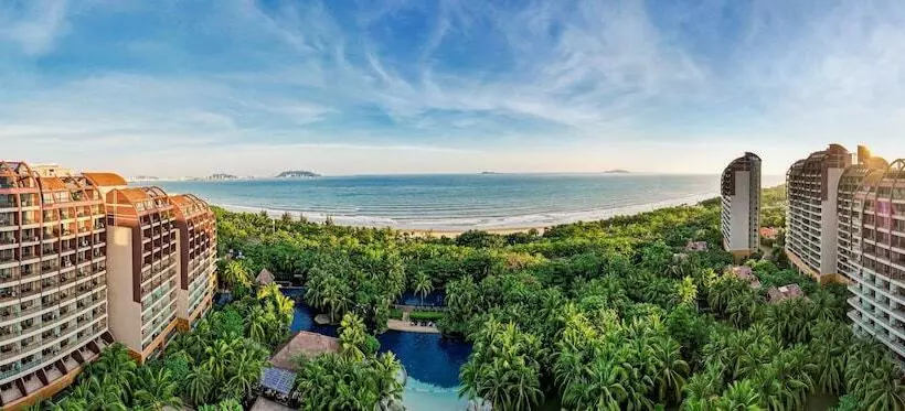 Pullman Oceanview Sanya Bay Resort & Spa