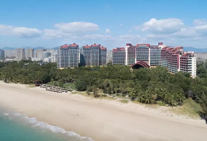 Pullman Oceanview Sanya Bay Resort & Spa