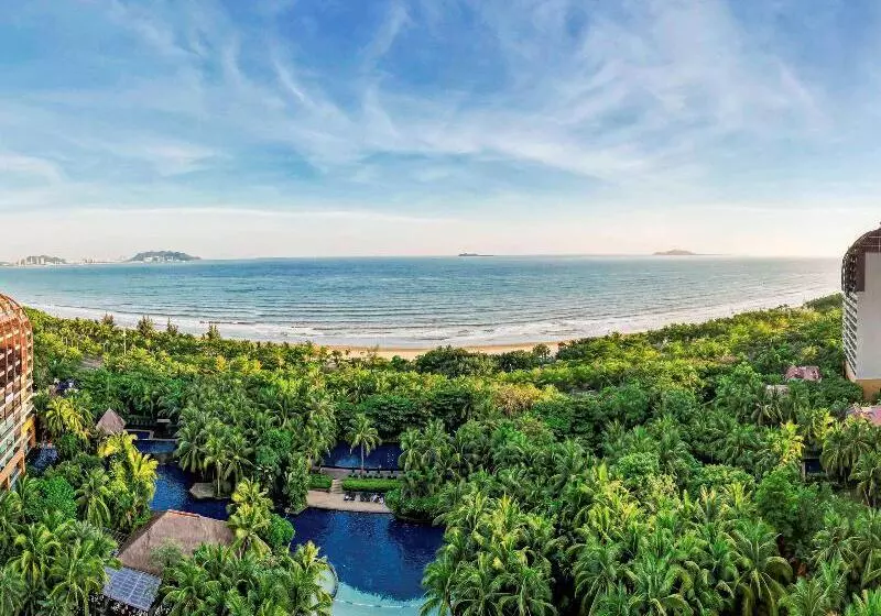 Pullman Oceanview Sanya Bay Resort & Spa