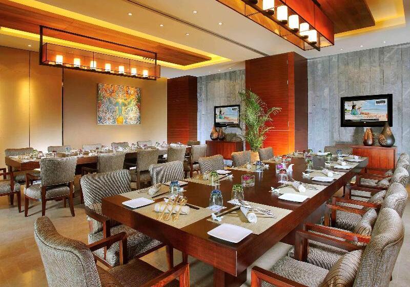 Pullman Oceanview Sanya Bay Resort & Spa