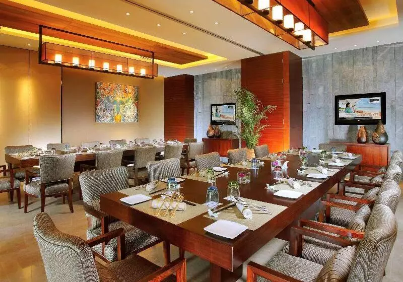 Pullman Oceanview Sanya Bay Resort & Spa