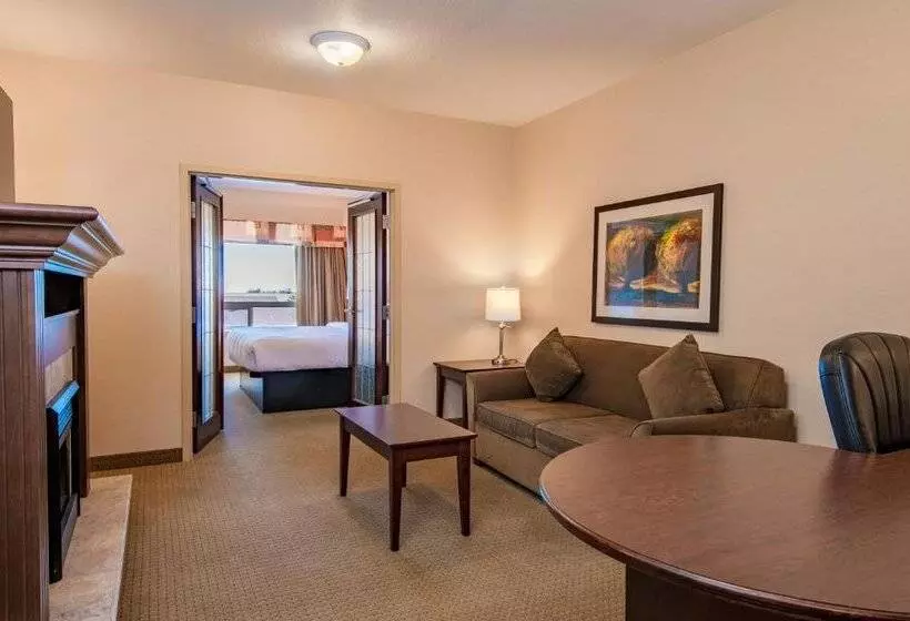 酒店 Canalta High River