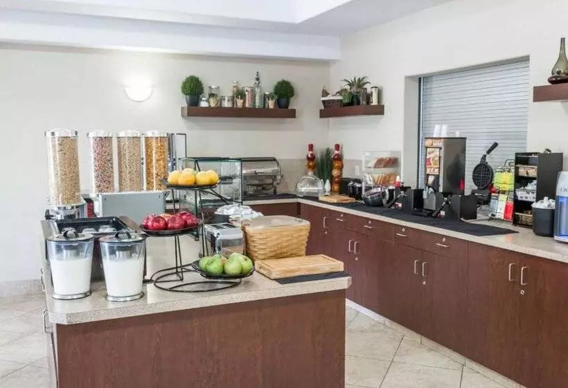 酒店 Canalta High River