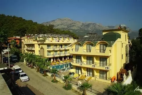 酒店 Grand Lukullus